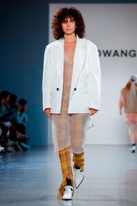 Damo-Wang-RTW-SS20-New-York-1074-1567783776.thumb.jpg.d610ad7f37ef226b89086cca855b97ee.jpg