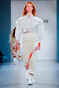 Damo-Wang-RTW-SS20-New-York-1124-1567783947.thumb.jpg.f9b360595a6ee4624d077c601643a380.jpg