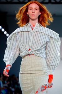 Damo-Wang-RTW-SS20-New-York-1126-1567783950.thumb.jpg.a0ab6e5208404811a8a5e9dcd7f363f1.jpg