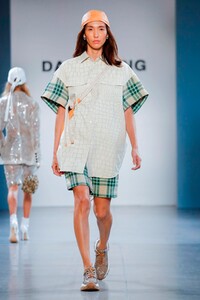 Damo-Wang-RTW-SS20-New-York-1137-1567783987.thumb.jpg.940373ded0133a126080fd6e535483ab.jpg