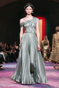 Dior-Haute-Couture-SS20-Paris-0382-1579532611.thumb.jpg.979370a84bed4d866f8adc6282007418.jpg