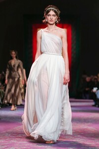 Dior-Haute-Couture-SS20-Paris-0435-1579532684.thumb.jpg.c3b61c669d77cb48a8fc59006e366e1c.jpg