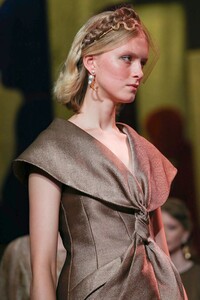 Dior-Haute-Couture-SS20-Paris-0844-1579533337.thumb.jpg.fa456855bc4e32e432f0f8e7fe0d93d1.jpg