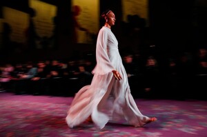 Dior-Haute-Couture-SS20-Paris-40855-1579532634.thumb.jpg.6c7f4a3efde0d38c67a219cad3300826.jpg