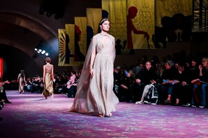 Dior-Haute-Couture-SS20-Paris-5388-1579536364.thumb.jpg.e13b7f3cfb29a1bbd7679dcb35268347.jpg