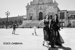 Dolce-Gabbana-Spring-Summer-2020-Campaign01.jpg