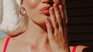 Georgia9-teeth-wide-800px_1_18_story-TEASER_faec889a-c39b-4a91-b6b1-c9697d80413c_900x900.gif