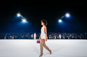 Jacquemus-Menswear-FW20-Paris-47538-1579370050.thumb.jpg.33530810d2a77deb04f40be5cefcab61.jpg