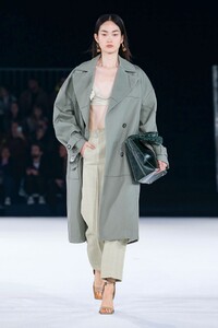 Jacquemus-Menswear-FW20-Paris-6540-1579370216.thumb.jpg.5d3aa3d79fc89609bab788fd25211531.jpg