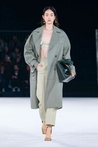 Jacquemus-Menswear-FW20-Paris-6540-1579370216.thumb.jpg.5d3aa3d79fc89609bab788fd25211531.jpg