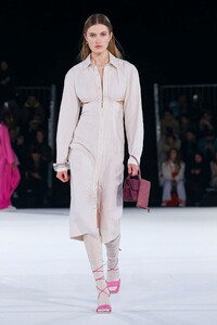 Jacquemus-Menswear-FW20-Paris-6740-1579370427.thumb.jpg.cdaf72a99dd36f4d25b2bb7c3de2fa00.jpg