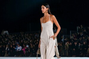 Jacquemus-Menswear-FW20-Paris-6883-1579370601.thumb.jpg.4a2e4c4b600ab8d9c52eea26ef7ba2d4.jpg