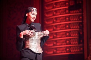 Jean-Paul-Gaultier-Haute-Couture-SS20-Paris-25686-1579729771.thumb.jpg.e4fe91f51a66c693d01eea65dd14a4f7.jpg