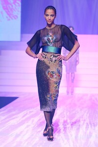 Jean-Paul-Gaultier-Haute-Couture-SS20-Paris-5488-1579730861.thumb.jpg.37673d22098ca4671da7ef5443d88d29.jpg