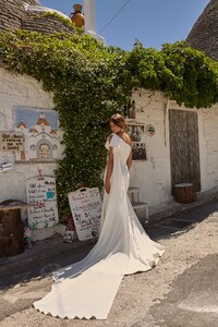 MADDOX-ML12336-CREPE-GOWN-SINGLE-SHOULDER-STRAP-WITH-DETACHABLE-CAPE-WEDDING-DRESS-MADI-LANE-BRIDAL3.thumb.jpg.bfb5329860291494a59443148145d652.jpg