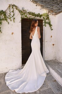 MARLOWE-ML12002-PLUNGING-NECK-WITH-SEQUINS-CREPE-WEDDING-DRESS-MADI-LANE-BRIDAL4.thumb.jpg.069642ae1562cd786124a2bc2918558c.jpg