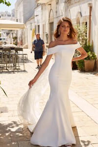 MILES-ML12885-CREPE-GOWN-WITH-OFF-THE-SHOULDER-STRAPS-ZIP-UP-BACK-WITH-DETACHABLE-CAPE-WEDDING-DRESS-MADI-LANE-BRIDAL5.thumb.jpg.ad2066e52e6e45638c1218b8de94da78.jpg