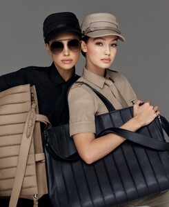 Max-Mara-Spring-Summer-2020-Campaign05.thumb.jpg.be338bb380edb1bd6de050beaa6b8c55.jpg