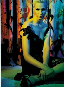 Meisel_Vogue_Italia_August_1995_02.thumb.jpg.06f41e0e3499d0c569dd036ab01e5c93.jpg