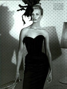 Meisel_Vogue_Italia_August_1995_06.thumb.jpg.d18f2f5d096dc1b59754d9f4e9ec5abb.jpg