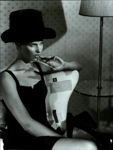 Meisel_Vogue_Italia_August_1995_10.thumb.jpg.254b51439feb5c8d564200f6c70b0596.jpg