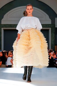 Molly-Goddard-RTW-SS20-London-7604-1568474815.thumb.jpg.0dc74aad1a4d9f1fe15f8314e1d437cb.jpg