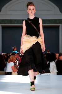 Molly-Goddard-RTW-SS20-London-7644-1568474888.thumb.jpg.194ad6844328221195bf57ee2b87bf9f.jpg