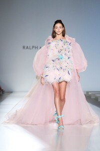 Ralph-Russo-Haute-Couture-SS20-Paris-8820-1579542308.thumb.jpg.0469e78c0a34b87a06df3ca9e24f35c5.jpg