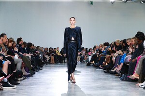 Schiaparelli-Haute-Couture-SS20-Paris-6141-1579515957.thumb.jpg.82377ec6c8ff86fe29c18acee0111054.jpg