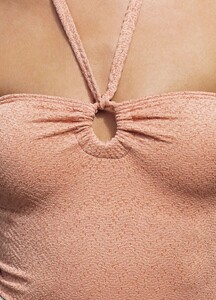 Shimmer_One_Piece_Close_Up.thumb.jpg.cd9f4606a5df14bf038857424db54541.jpg