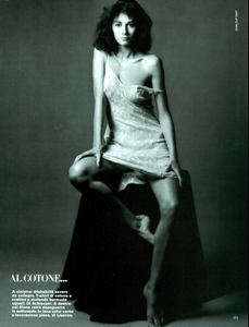 Sieff_Vogue_Italia_June_1985_04.thumb.png.03914cf3f138a97c9f5e0ef8dae7a915.png