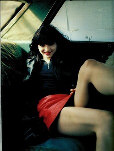 Sorrenti_Vogue_Italia_August_1995_04.thumb.jpg.2c460b46f2dd8b9902be745bffe826bb.jpg