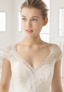Two-By-Rosa-Clara-satin-princess-ball-gown-with-embroidery-detail-03.thumb.jpg.82375bd59e52cfa24e645ff047cbd63a.jpg
