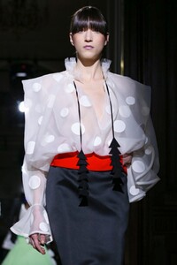 Valentino-Haute-Couture-SS20-Paris-1669-1579718143.thumb.jpg.d55c6c7dd06f0ad0cdbe08d647fb5f32.jpg