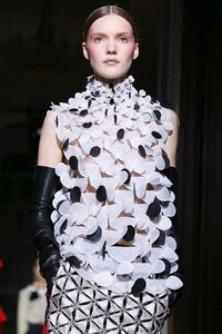 Valentino-Haute-Couture-SS20-Paris-1760-1579718224.thumb.jpg.a97f5a7711e51a85e048a92f2b91ae39.jpg