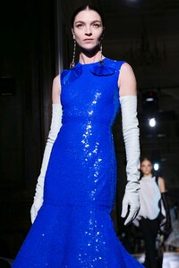 Valentino-Haute-Couture-SS20-Paris-1947-1579718392.thumb.jpg.792211bf4ab5c5d0f4a2db47f3795e7b.jpg