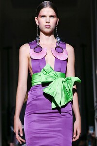 Valentino-Haute-Couture-SS20-Paris-2093-1579718496.thumb.jpg.39253d3d741a2ff1a915f9a8a533a8b9.jpg