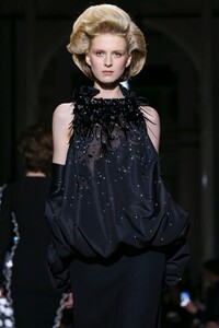 Valentino-Haute-Couture-SS20-Paris-2160-1579718547.thumb.jpg.a3f2183619073e1cac88f06e408b2525.jpg