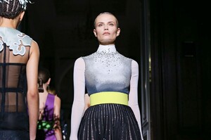 Valentino-Haute-Couture-SS20-Paris-2512-1579718895.thumb.jpg.2d3c9840bfc8f72c19f8a0327708800a.jpg