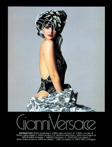 Versace_Spring_Summer_1985_02.thumb.png.5a7e15b8067a25d18f20485bd9abc455.png