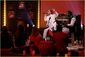 alicia-keys-ellen-2020-04.jpg