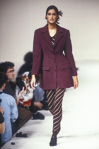 angelo-tarlazzi-fw-1993-1.thumb.jpg.cf388ef13ddf0843400d944dc3c90f2a.jpg