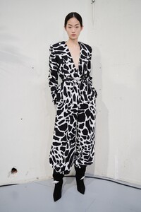 backstage-defile-alexandre-vauthier-printemps-ete-2020-paris-coulisses-18.thumb.jpg.1eb3bb27c65be6fc4f61867ec7e860e7.jpg