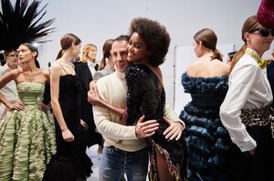 backstage-defile-alexandre-vauthier-printemps-ete-2020-paris-coulisses-41.thumb.jpg.9616b3e71fc83eafe37ac5fbe83e7fe6.jpg