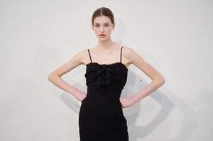 backstage-defile-alexandre-vauthier-printemps-ete-2020-paris-coulisses-7.thumb.jpg.6cefe7ee546ae2ed5ee58277642509d5.jpg