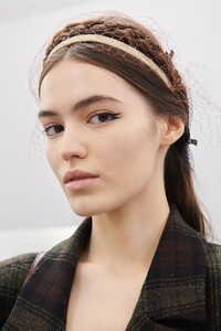 backstage-defile-dior-printemps-ete-2020-paris-coulisses-12.thumb.jpg.4545ab74eec8c16d383a1f55c71cb8cf.jpg