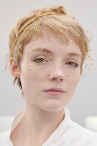 backstage-defile-dior-printemps-ete-2020-paris-coulisses-26.thumb.jpg.f1e2f9df9b76b299f0d05f38a4bb9c18.jpg