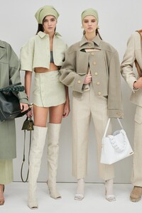backstage-defile-jacquemus-automne-hiver-2020-2021-paris-coulisses-12.thumb.jpg.bdb6affd68282752ff4aa38b5e19a0eb.jpg