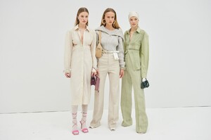 backstage-defile-jacquemus-automne-hiver-2020-2021-paris-coulisses-25.thumb.jpg.78e725f9fb9b118fad9cf51e2146bb37.jpg