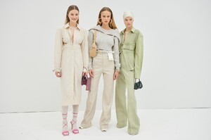 backstage-defile-jacquemus-automne-hiver-2020-2021-paris-coulisses-26.thumb.jpg.61e09394248dc7f0287e7c1fd5e3f461.jpg